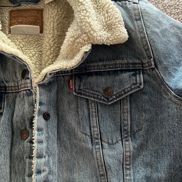 Levi’s Premium Ex-Boyfriend Sherpa Trucker Jacket - Picture 7 of 10